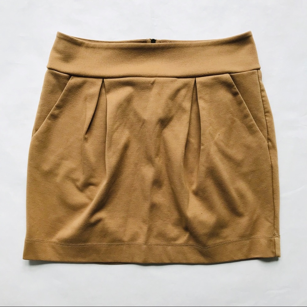 💚STRAWBERRY Pleated Khaki Mini Skirt with Pockets - Picture 2 of 8